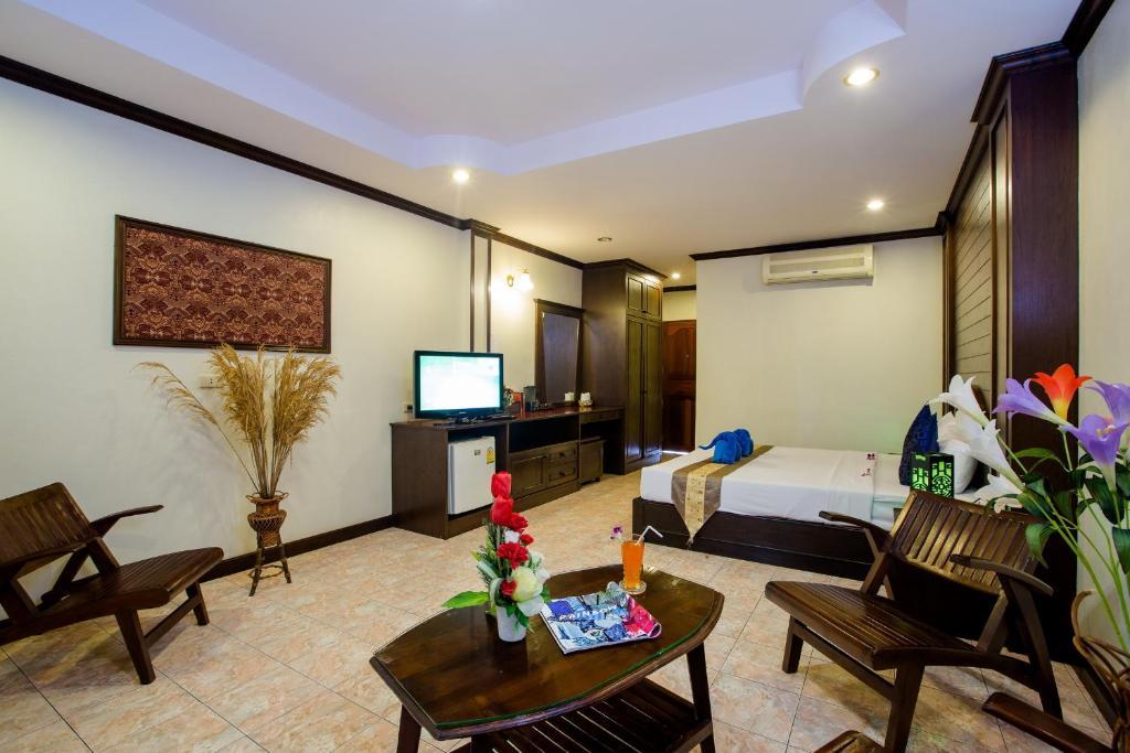 Baan Veerakit Hotel Patong Room photo