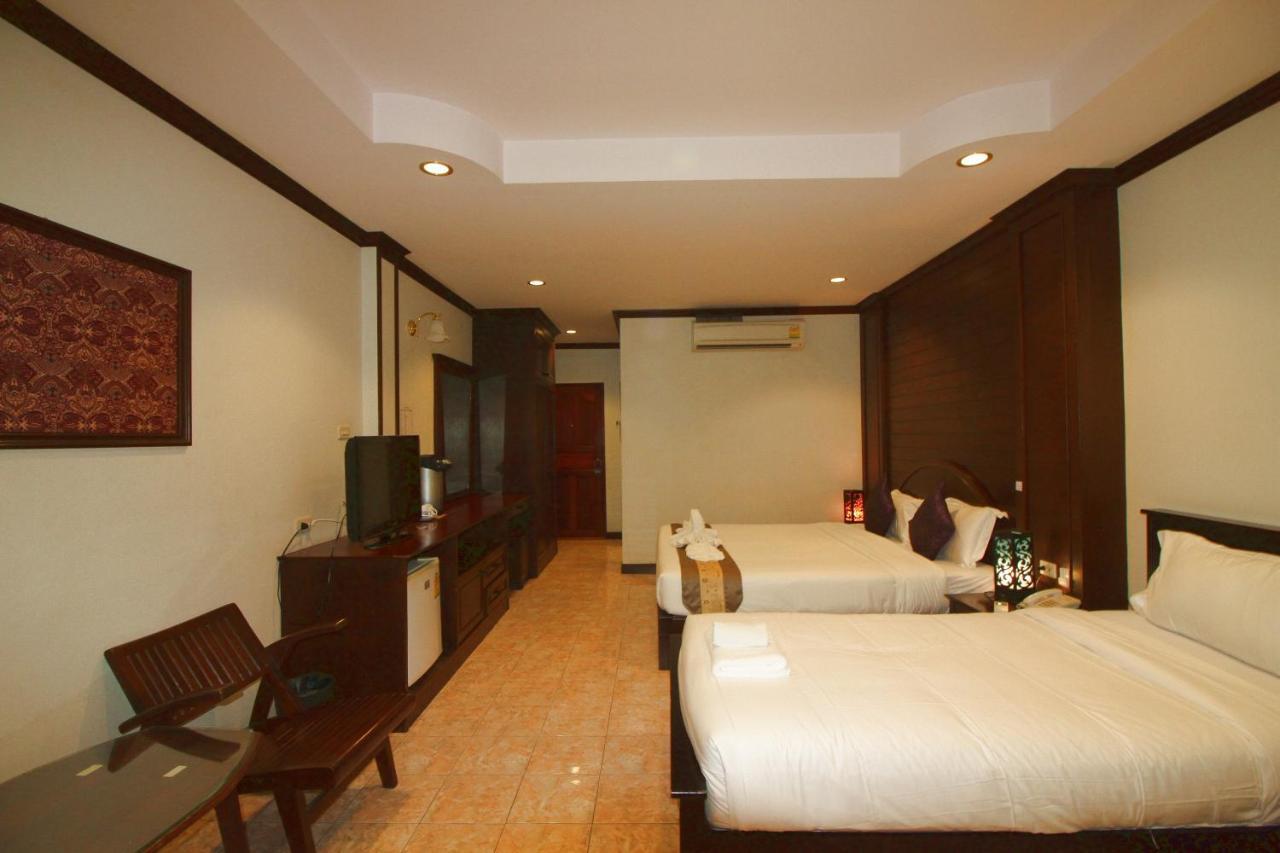 Baan Veerakit Hotel Patong Exterior photo