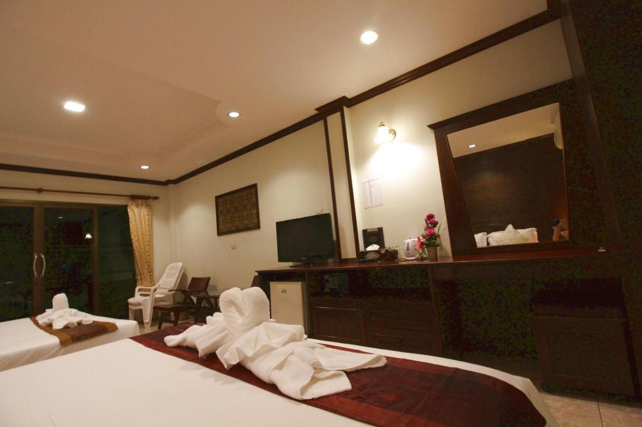 Baan Veerakit Hotel Patong Exterior photo